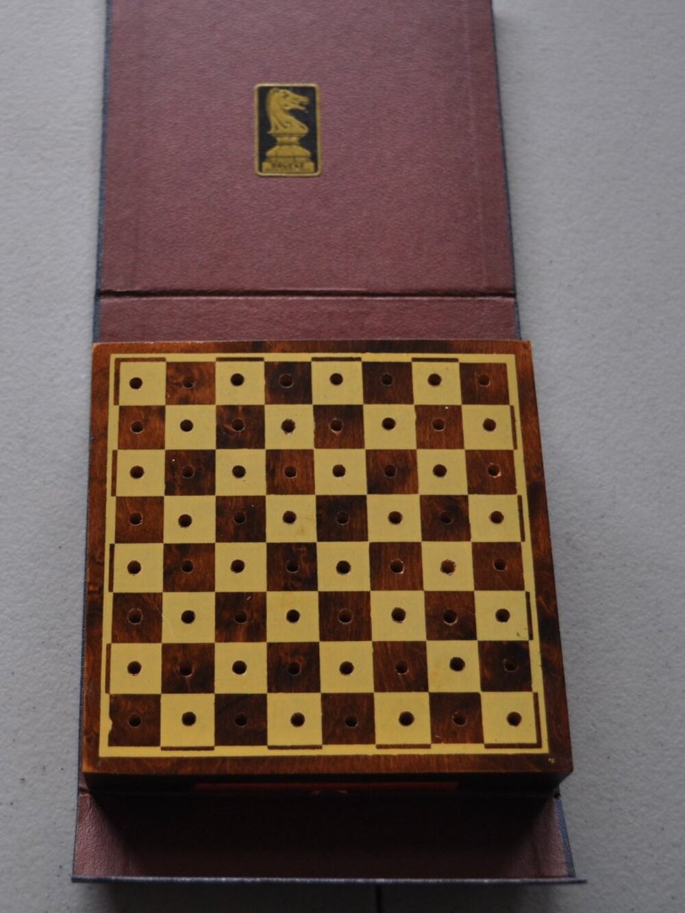 ANTIQUE TRAVEL CHECKER SET